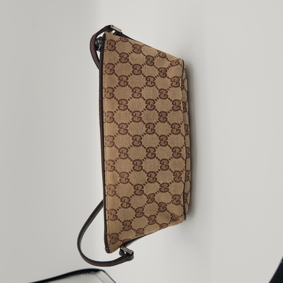 💯% Authentic Gucci boat pochette - Picture 2 of 6